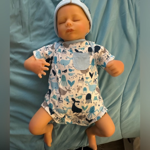 Ashton Drake - “Breathing” Baby Boy Doll - Picture 6 of 7